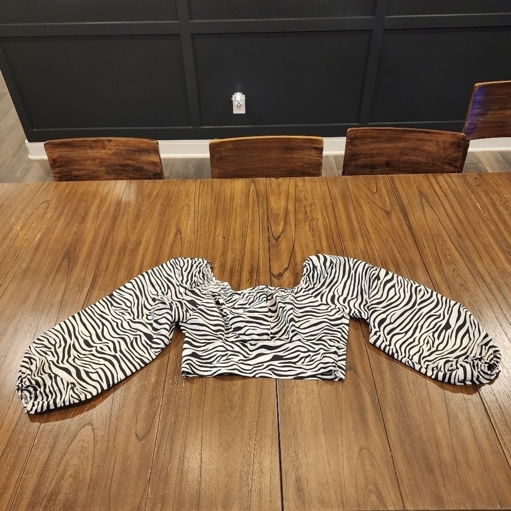 I. Madeline Zebra Black White Puff Sleeve Crop Top nwt L